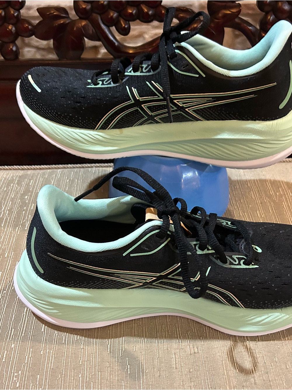 ASICS Black and Mint gel women 7.5 running shoes